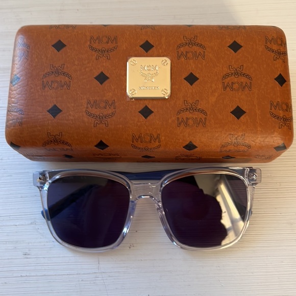 МСМ 54mm oversized clear square sunglasses main image 4